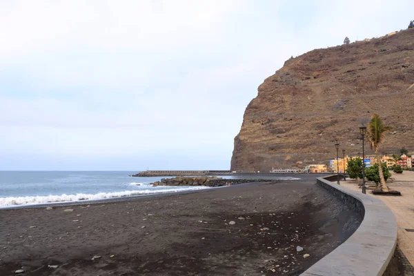 24 Kasım 2021 - İspanya 'da Tazacorte, La Palma: limanda tekneler
