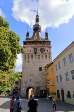 6 Eylül 2021 - Sighisoara, Schaessburg, Romanya: Saat Kulesi, Transilvanya 'nın Sakson simgesi