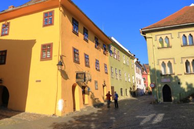 7 Eylül 2021 - Sighisoara, Schaessburg, Romanya: Transilvanya 'da sabah güneşinde Vlad Dracul Evi