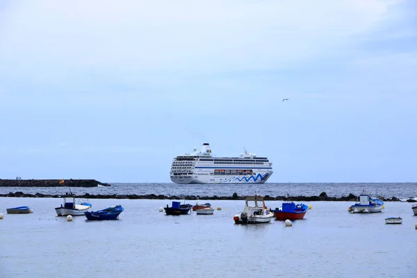 November 2021 Santa Cruz Tenerife Spain Cruise Ship Aidamira Anchored — Stock Photo, Image