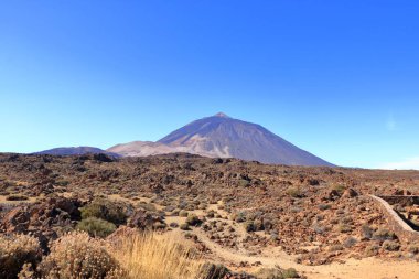 Tenerife adasındaki Panorama manzaralı Pico del Teide volkanı