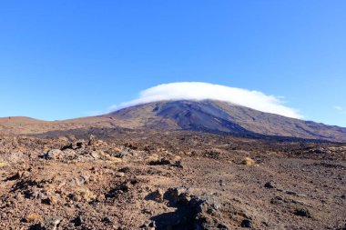 Tenerife adasındaki Panorama manzaralı Pico del Teide volkanı
