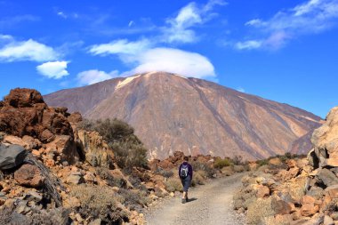 Tenerife adasındaki Panorama manzaralı Pico del Teide volkanı