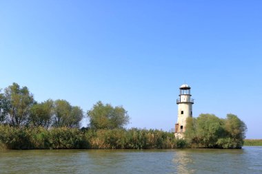 Tuna Deltası 'ndaki terk edilmiş deniz feneri, Romanya' daki Sulina
