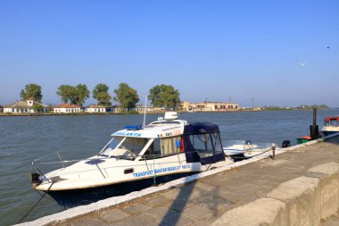 13 Eylül 2021 - Romanya 'da Sulina: Tuna Nehri kıyısındaki binalar