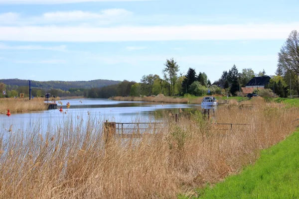 Passagerarfartyg Passerar Fartygshissen Niederfinow Tyskland — Stockfoto