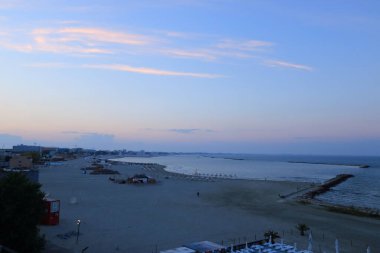 Romanya 'nın Karadeniz kıyısındaki popüler turizm merkezi ve tatil beldesi Köstence / Mamaia' nın havadan görüşü