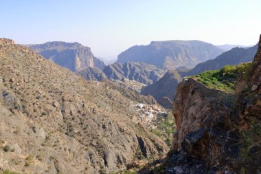 Jebel Akhdar dağlarında gün batımı manzarası, Umman 'da Sayq' a yakın.