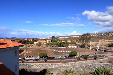 20 Kasım 2021 - Kosta Adeje, Tenerife, İspanya: Altlantik Denizi 'ndeki turizm beldeleri