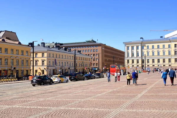 Maja 2022 Helsinki Finlandii Ogród Posąg Aleksandra Senaatintori Plac Senatu — Zdjęcie stockowe