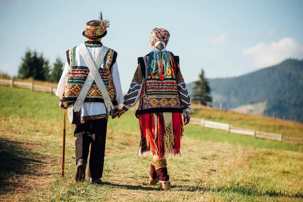 Brides Traditional Attire Hutsul Wedding — стоковое фото