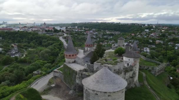 Luchtdrone View Medival Fortress Castle Historische Stad Kamianets Podilskyi Oekraïne — Stockvideo