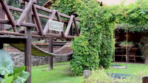 Jardín Restaurante Pueblo Val Quirico Donde Puede Ver Puente Diseñado — Vídeos de Stock