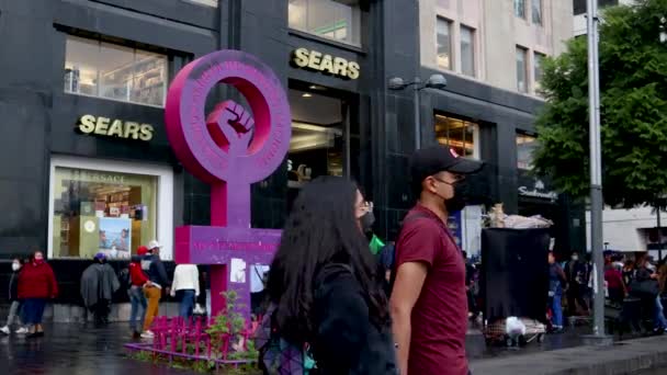 Mexico City Mexiko September 2021 Feministiskt Antimonument Uppfört Precis Framför — Stockvideo