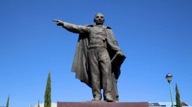 Tlaxcala, Meksika - Ocak 2022: Benito Jurez 'in Tlaxcala, Meksika' daki Plaza Jurez heykeli.