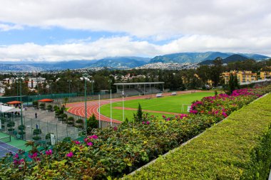 Mexico City, Meksika-Ekim 2016: Lübnan merkezinin atletizm pisti ve futbol sahası, sporcuların sporun pek çok alanında spor yaptığı ve Lübnan halkının toplandığı bir yer.