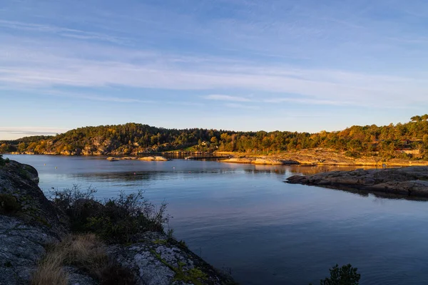 Stenet Vandresti Ved Fjorden Nær Toensberg Toenne Smuk Norway - Stock-foto