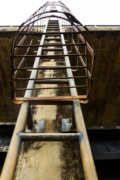 Лестница до шлюзовой башни — стоковое фото