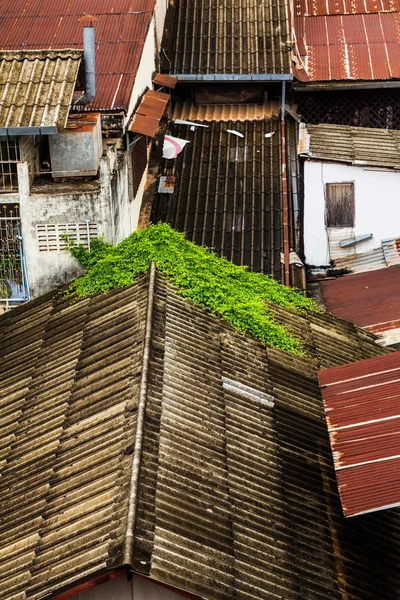 Rusty Zinc grunge roof — Stock Photo, Image