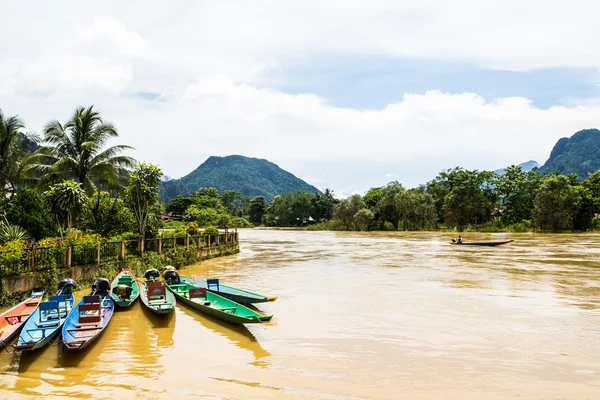 The beautiful landscape of vang vieng, laos — стоковое фото