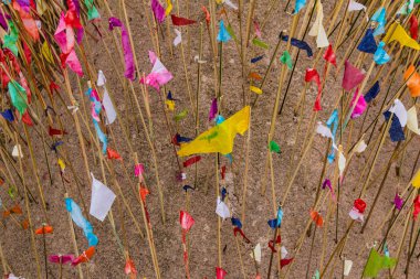 Tapınak veya manastırın içine kum taşıyan etkilenme