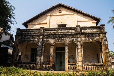 thakhek, laos, koloni eski yapı tarzı.