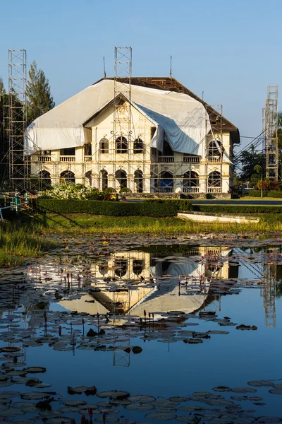 Edificio Colonial Histórico en renovación — Foto de Stock