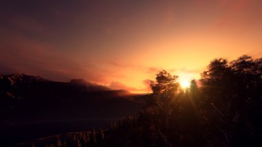 Nehirde gün batımı.