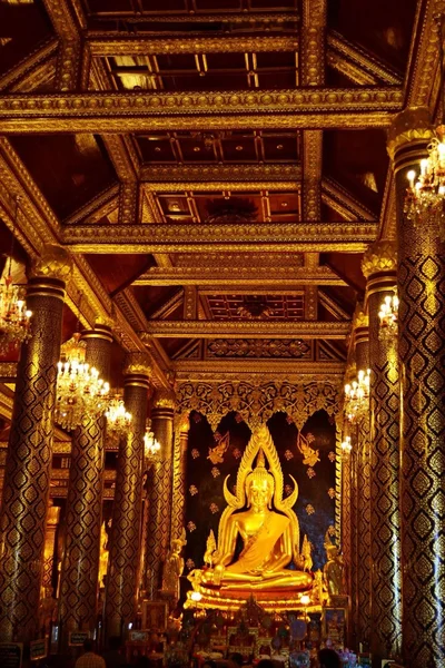 Buddhachinnaraj é a mais bela estátua de Buda da Tailândia — Fotografia de Stock