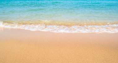 plaj ve deniz dalgaları