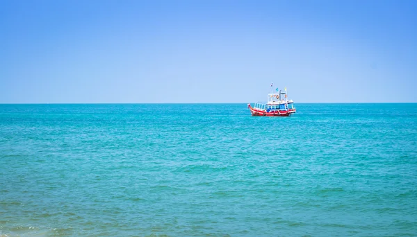 Barco no mar — Fotografia de Stock