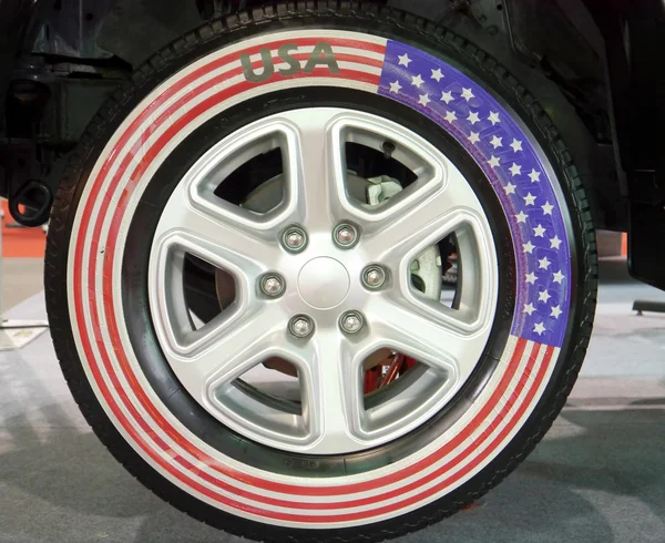 Ρόδα αυτοκινήτων ΗΠΑ σημαία — Φωτογραφία Αρχείου