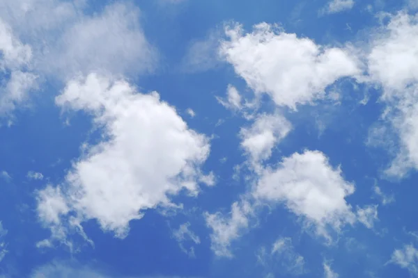 Céu azul nublado — Fotografia de Stock