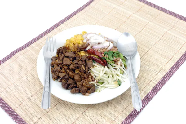 Arroz misturado com pasta de camarão . — Fotografia de Stock