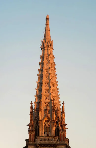 Elementen Van Gevel Van Katholieke Kerk Het Licht Van Rode — Stockfoto