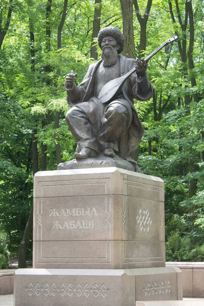 Monument Voor Kazachse Zanger Zhambyl Zhabaev Kiev — Stockfoto