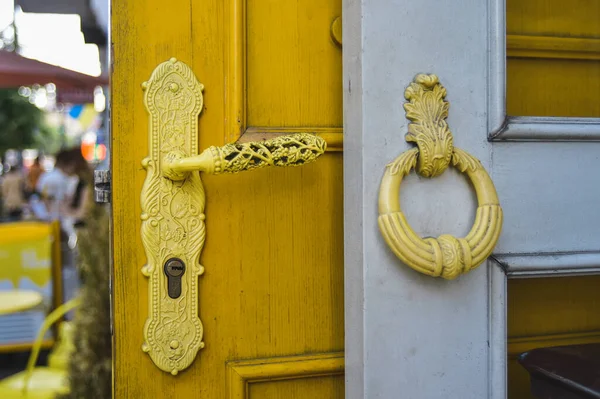 Two Antique Yellow Doorknobs Doors — Stock Photo, Image
