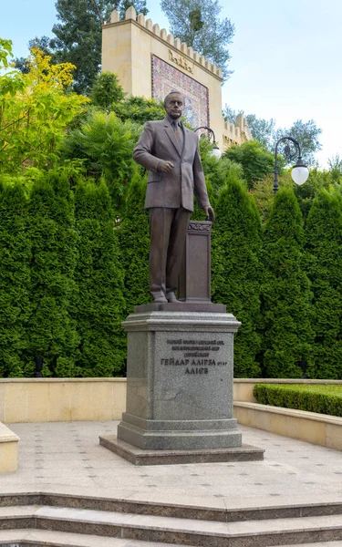 Μνημείο Του Προέδρου Του Αζερμπαϊτζάν Heydar Aliyev Στο Κίεβο — Φωτογραφία Αρχείου