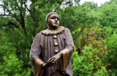 Kyiv 'deki ressam Alexander Vertinsky anıtı