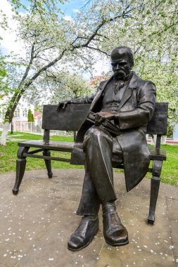 Ukraynalı en ünlü şair ve yazar Taras Shevchenko 'nun Kyiv' deki anıtı.