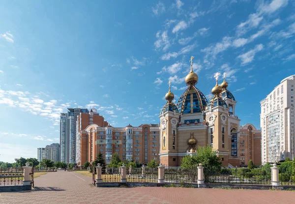 Mattina Argine Con Una Chiesa Obolon Kiev — Foto Stock