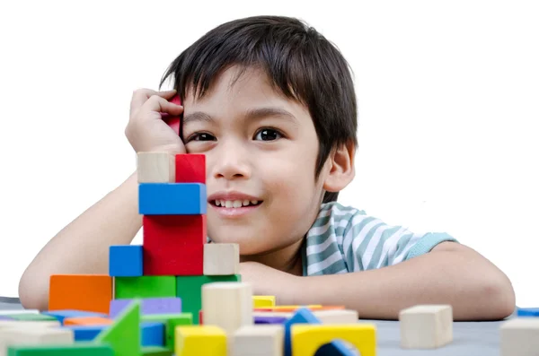 Pequeño niño jugar bloque —  Fotos de Stock