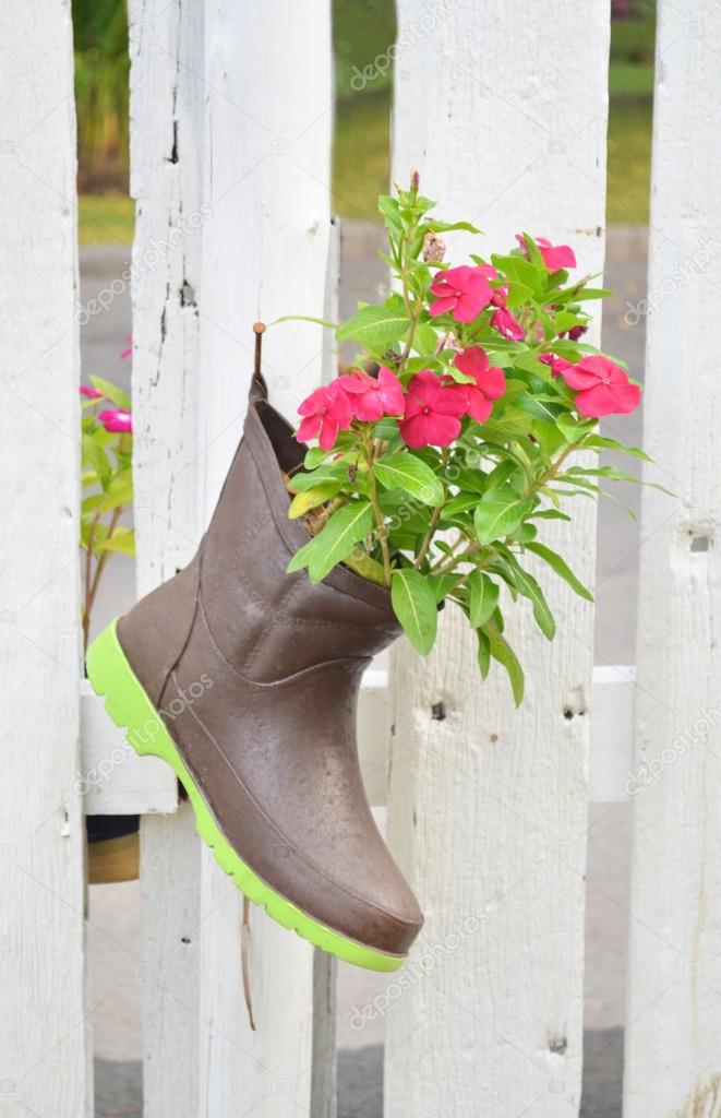 Gardening  acceseries boot pot