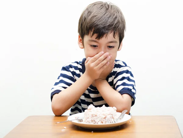 küçük çocuk, onun yemek yemek istemiyor.