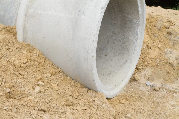 Tubo de drenagem de concreto em um canteiro de obras na Tailândia — Fotografia de Stock