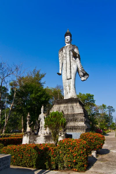 Standbeeld van Boedha in hindoe stijl, nhongkhai provincie thailand — Stockfoto