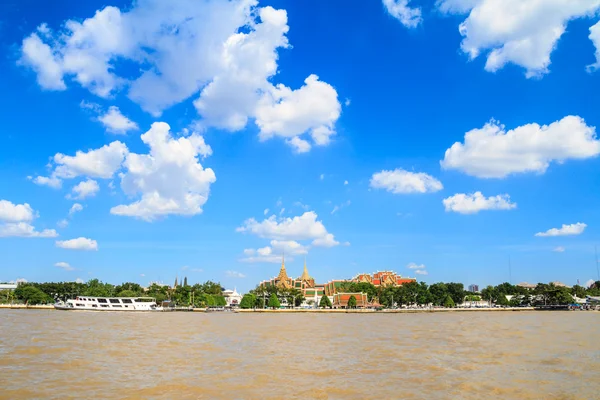 Wat pra kaew and Grand Palace in Bangkok, Thailand — стоковое фото