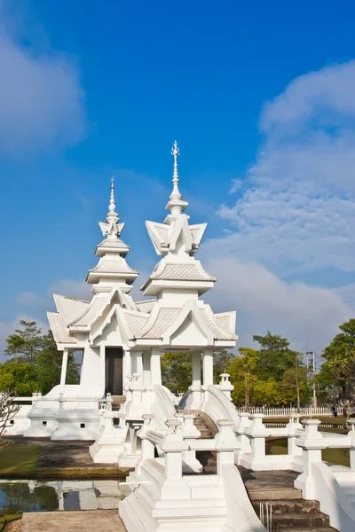 Tajski świątyni wat rong khun, w Tajlandii — Zdjęcie stockowe