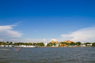 Yerel longtail tekne ve Bangkok grand palace
