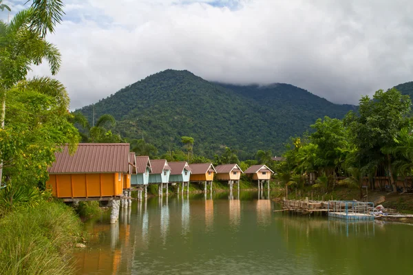 Resort colorido em rural da Tailândia — Fotografia de Stock